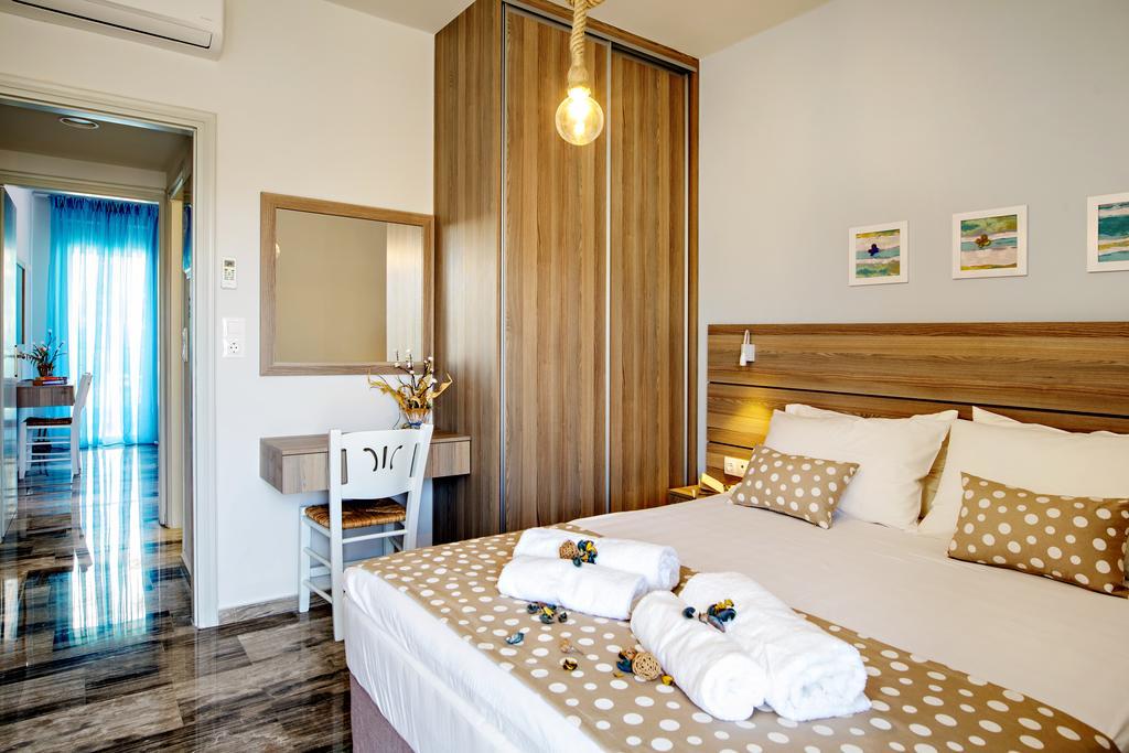 Beachside Apartment In Plakias Centre! Экстерьер фото